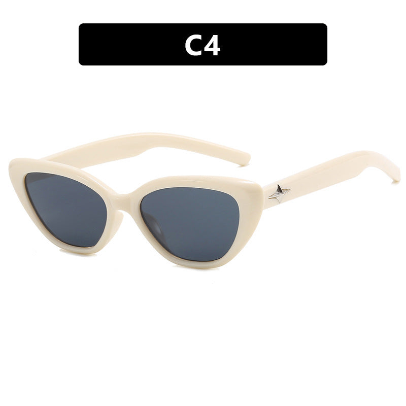 Women Cat-Eye Sunglasses in modern design with stylish frame Bowlift