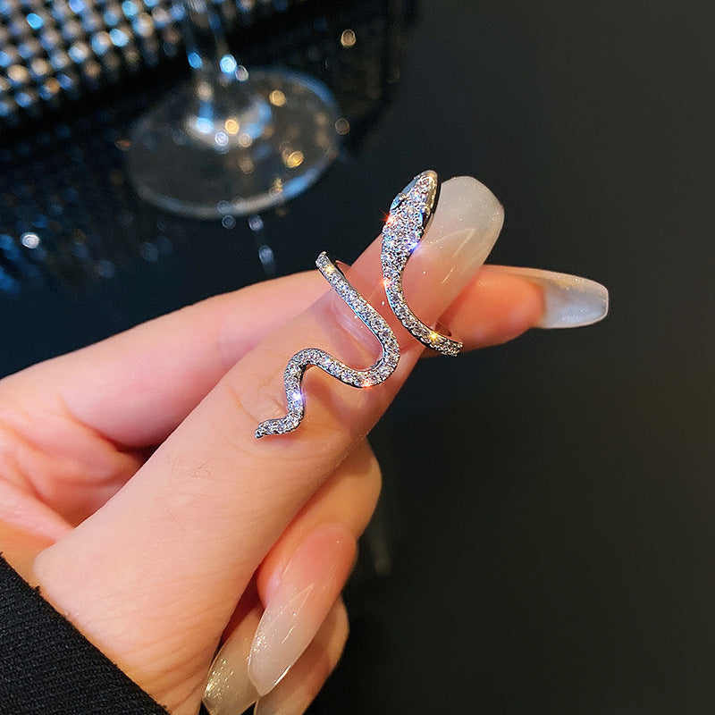 Elegant snake ring with sparkling zirconia stones Bowlift