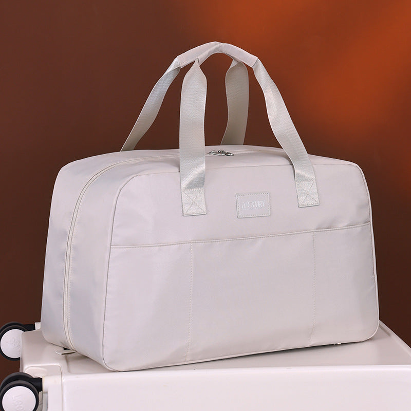 Travel Bag with Spacious Interior Compartment and Practical Carry System Bowlift
