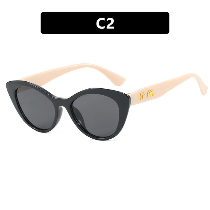 Ladies extravagant Cat-Eye sunglasses with protective UV filter Bowlift