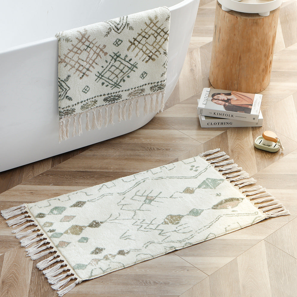 Boho cotton bath mat with fringes and geometric diamond pattern Bowlift