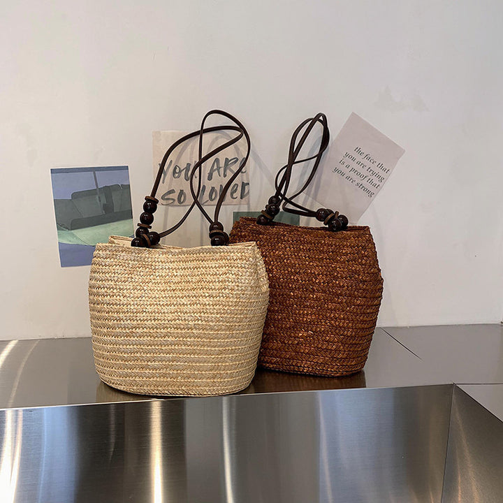 Hand-crocheted tote bag with sturdy fabric handles Bowlift