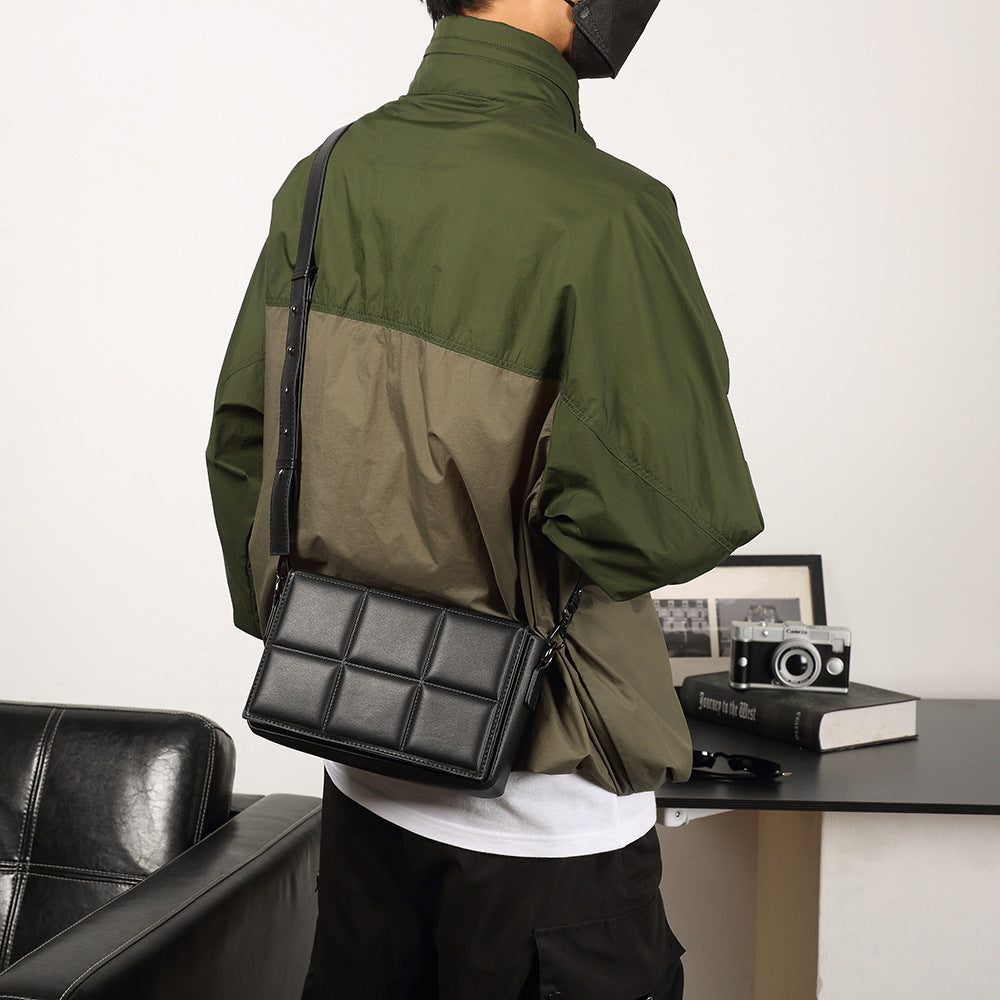 Practical Shoulder Bag in Modern Design Bowlift