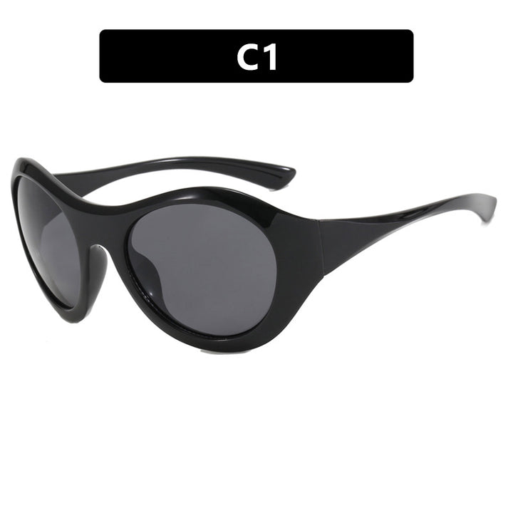 Ladies retro-inspired sunglasses with oversized frame and protective lenses Bowlift