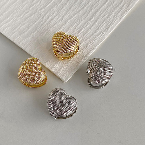 Finely Crafted Heart Stud Earrings Bowlift