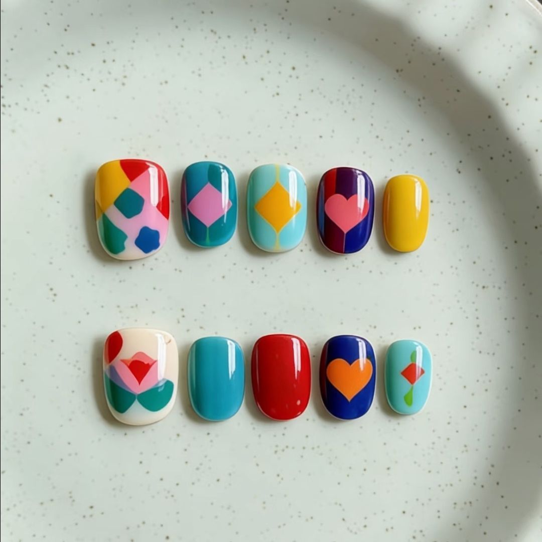 Artistic Cat-Themed Press-On Nail Art Set Bowlift