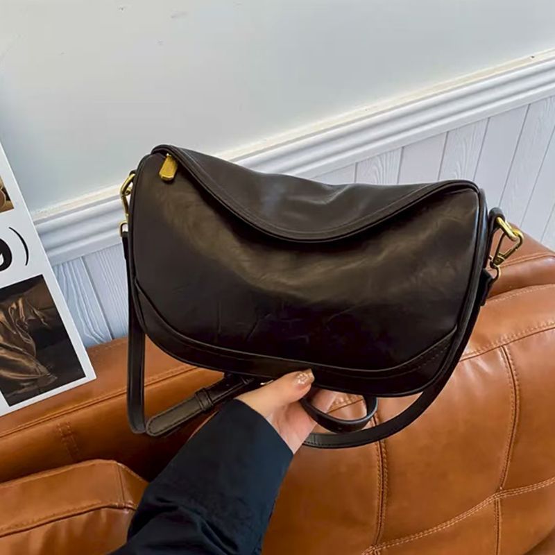 Luxurious Leather Crossbody Bag Bowlift
