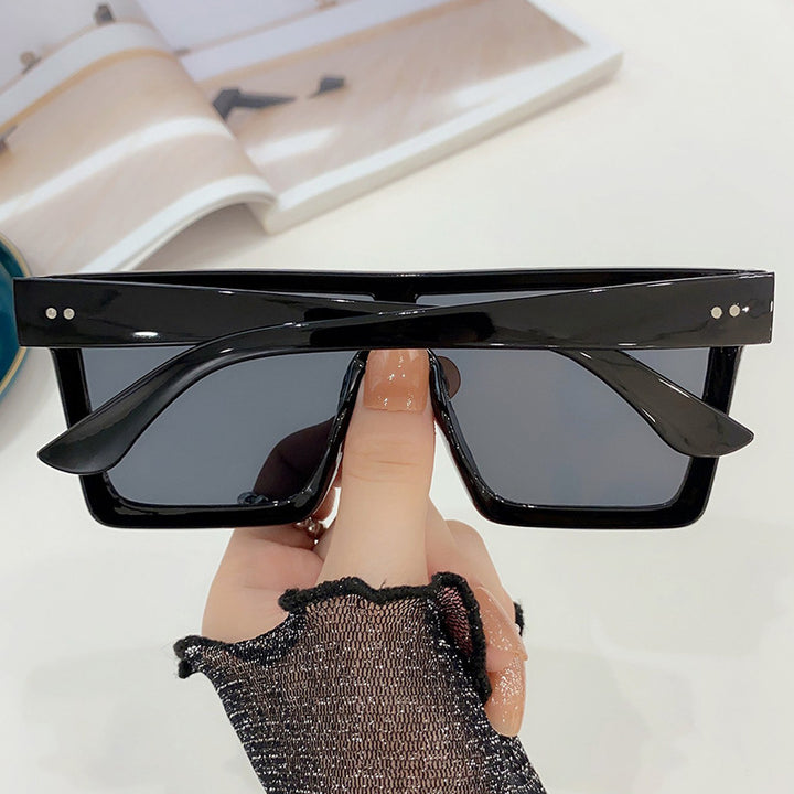 Women's Oversized Sunglasses with Modern Rectangular Frame Bowlift