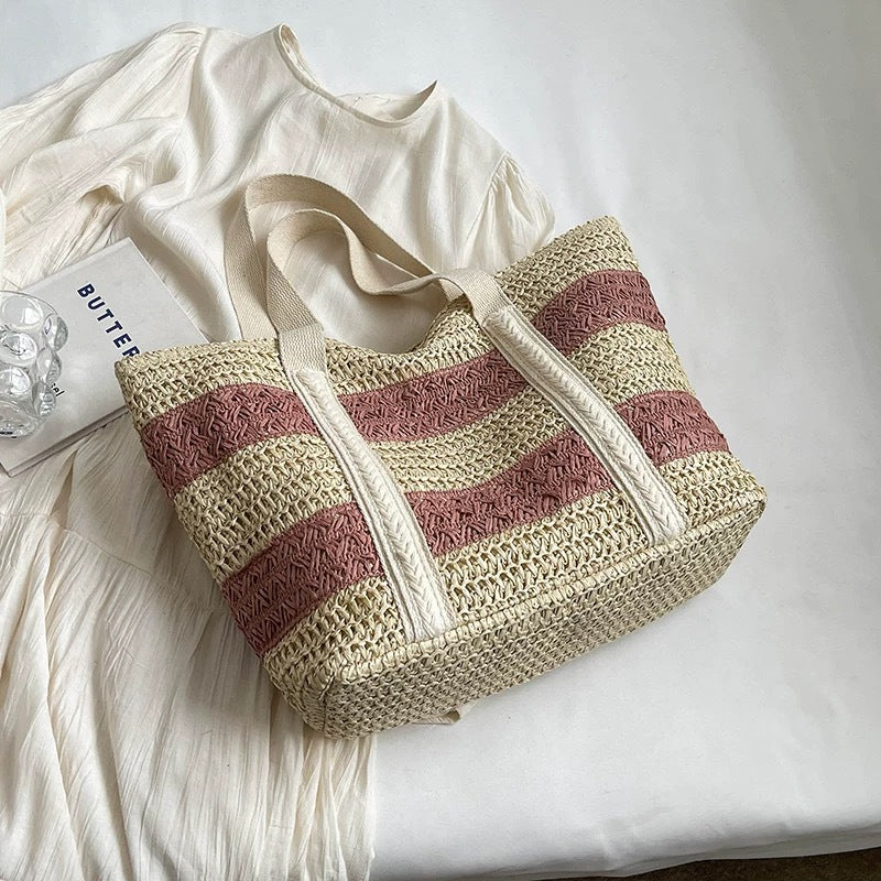 Spacious Handbag Made of Woven Natural Material Bowlift