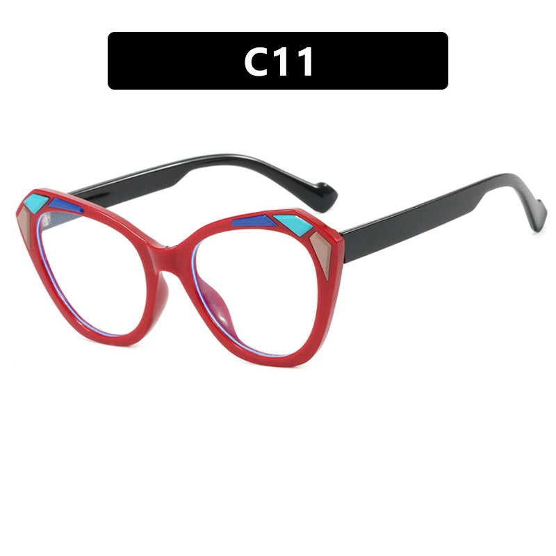 Ladies Cat Eye Sunglasses with Fashionable Details Bowlift