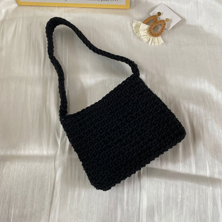 Hand-knotted shoulder bag made of high-quality sustainable material Bowlift