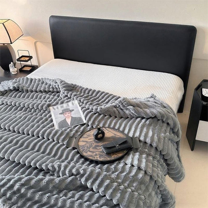 Women's Ultra-Soft Cuddly Blanket with Wave Structure Bowlift