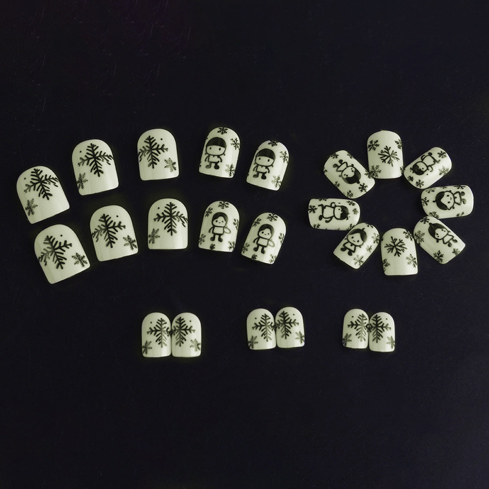 Winter-Themed Nail Art Design Bowlift