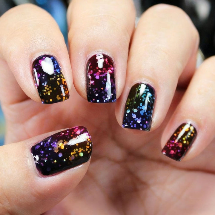 Artificial nails in elegant French tip design Bowlift