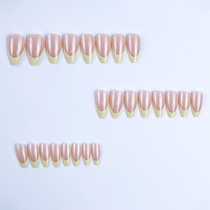 Nail tips with elegant French-tip design Bowlift