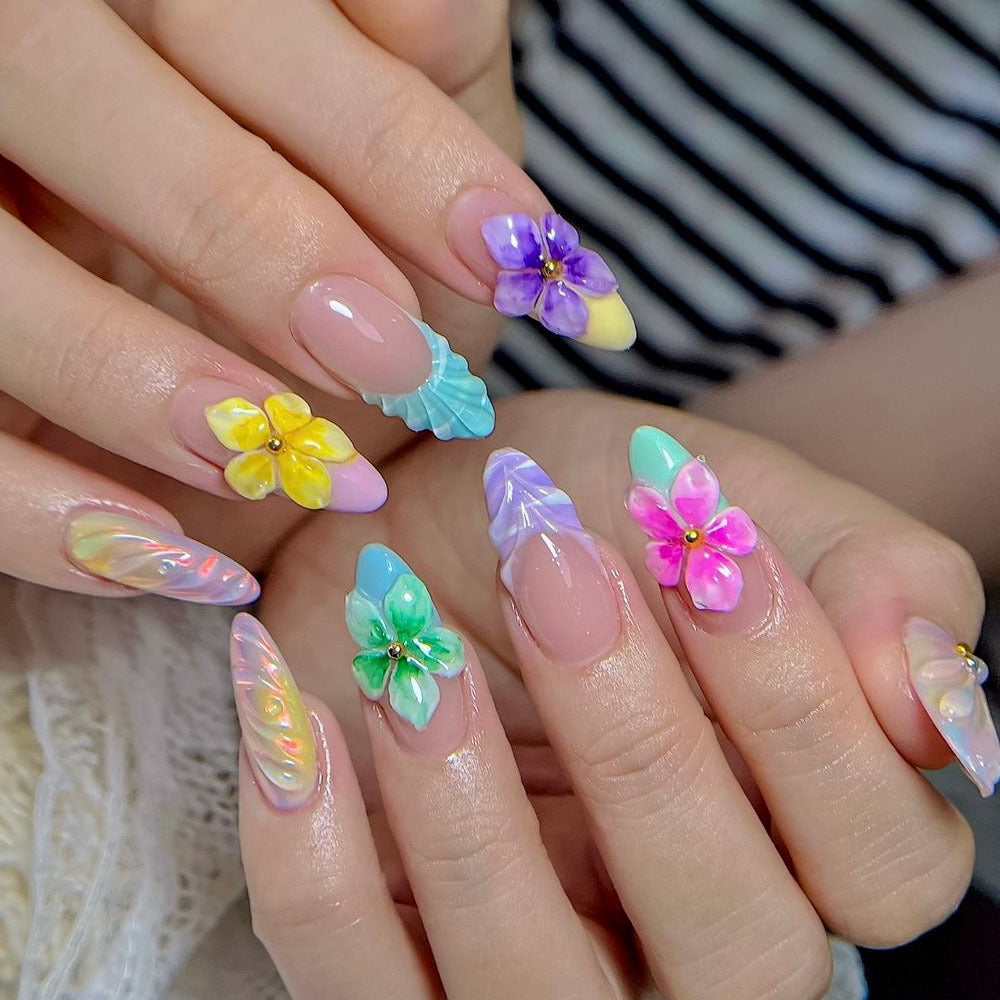 Artificial nails in floral and transparent design Bowlift