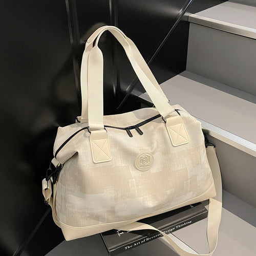 Spacious Multi-Functional Weekend Duffle Bag Bowlift