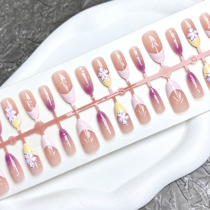 Elegant Floral Press-On Nail Design Set