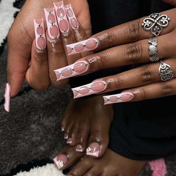 Decorative Press-On Nail Extensions Bowlift