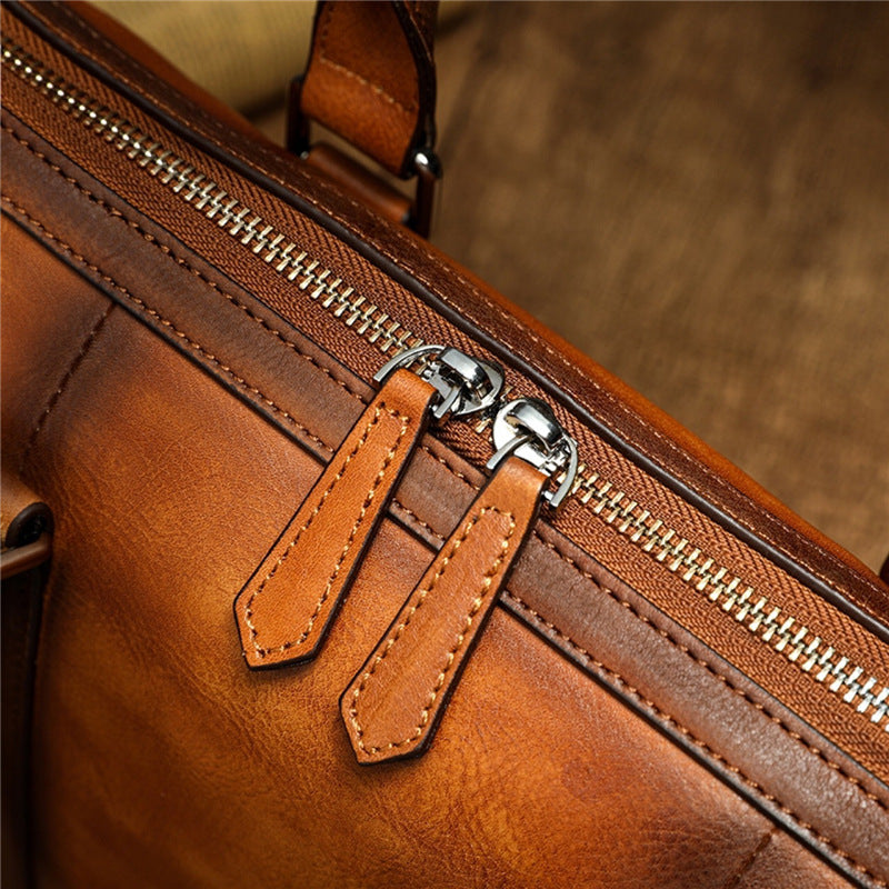Elegant briefcase with removable laptop compartment Bowlift