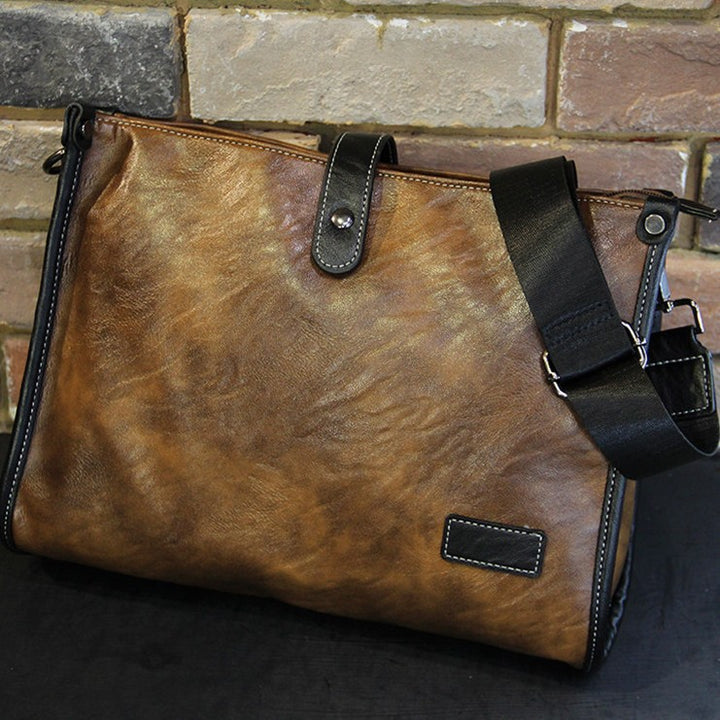 Stylish shoulder bag with textured leather Bowlift