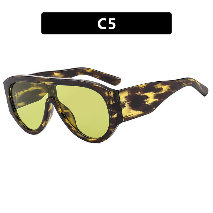 Women's fashionable privacy sunglasses with wide glamorous frame and UV protection Bowlift