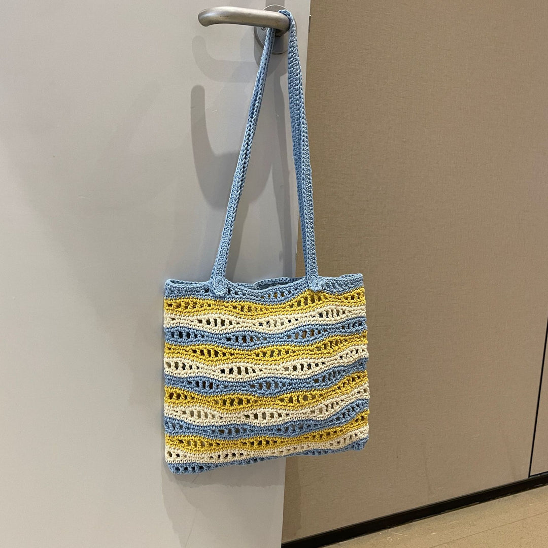 Hand-knotted beach bag with wave pattern Bowlift