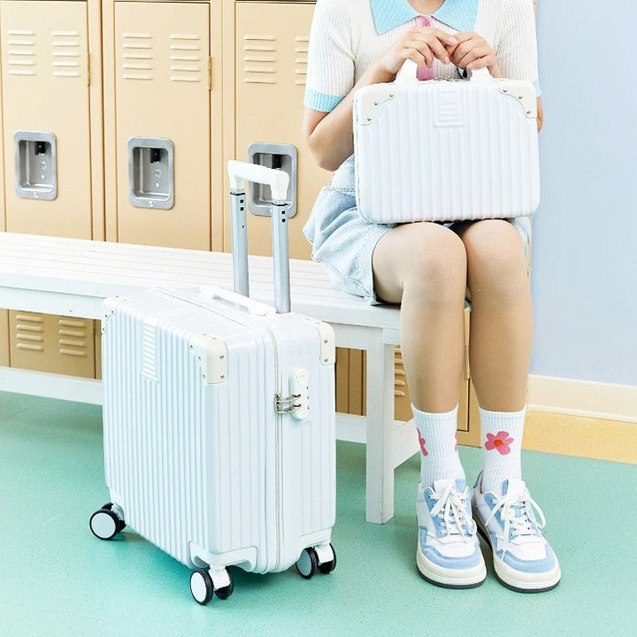 Robust Hard Shell Suitcase in Modern Design Bowlift