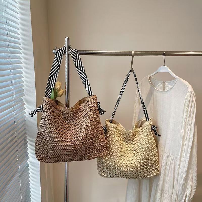 Large shopping bag with woven design Bowlift