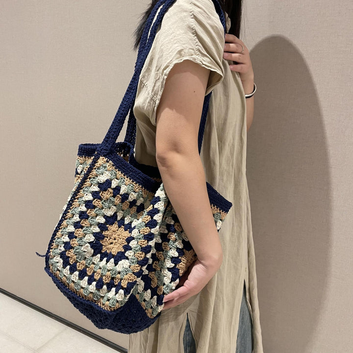 Hand-knotted shoulder bag with vintage pattern Bowlift