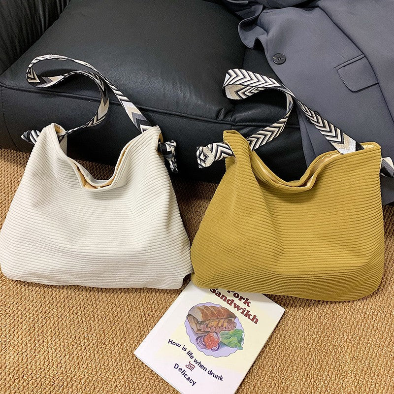Casual shopper bag with fashionable shoulder strap Bowlift