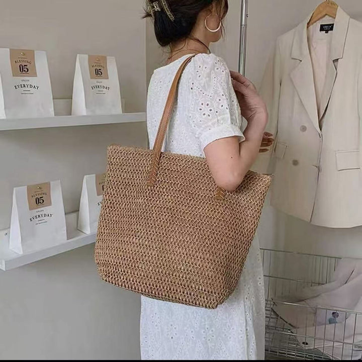 Handbag Made of Woven Natural Material with Leather Carrying Handles Bowlift