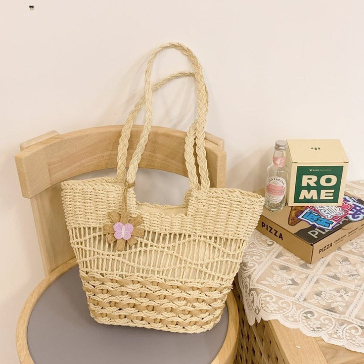 Handcrafted wicker basket Bowlift