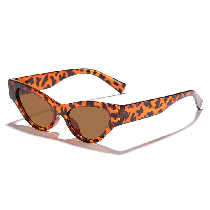 Women Cat-Eye Sunglasses with elegant, transparent frame and UV protection Bowlift