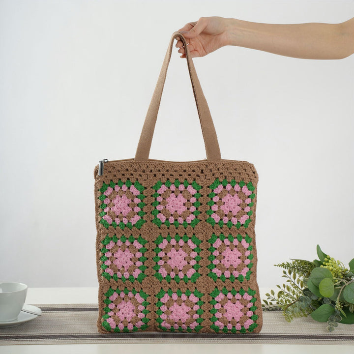 Handcrafted cotton tote bag in vintage granny design Bowlift