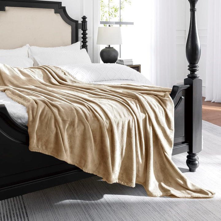 Cozy Plush Throw Blanket Bowlift