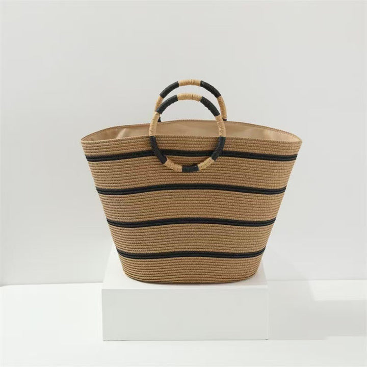 Elegant and Spacious Beach Bag Bowlift