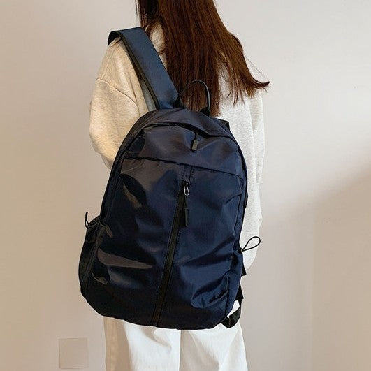 Everyday backpack with smart compartment system and water-repellent material Bowlift