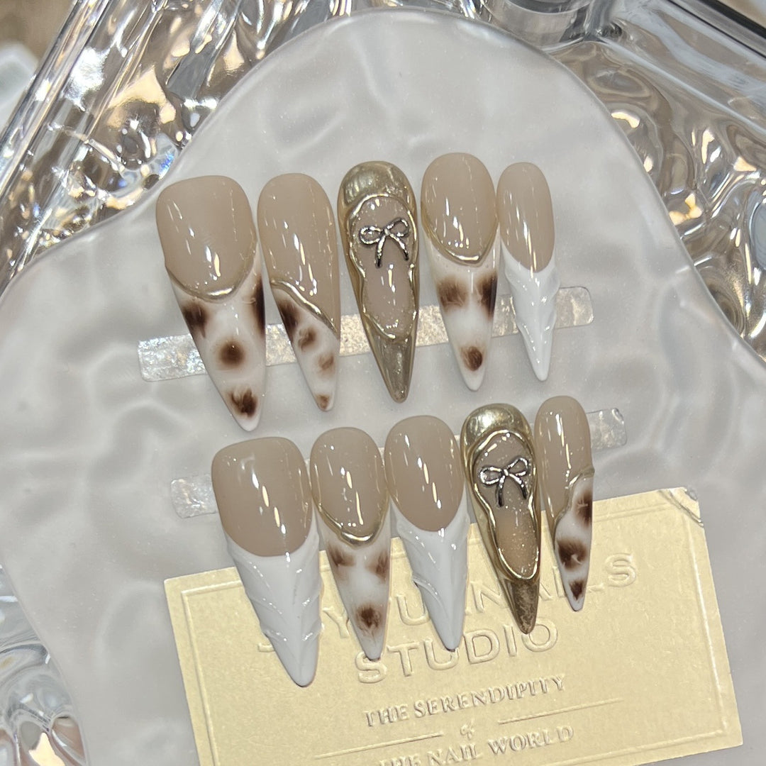 Decorative Stiletto Press-On Nail Art Set with Unique Design Elements Bowlift