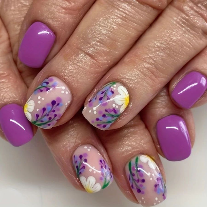 Floral-Themed Nail Art Set Bowlift