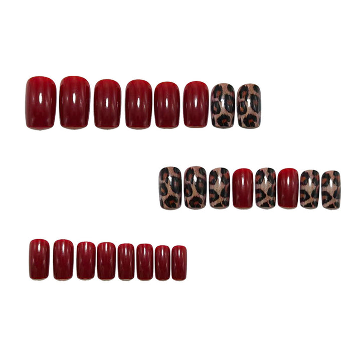 Nail polish with animal design Bowlift
