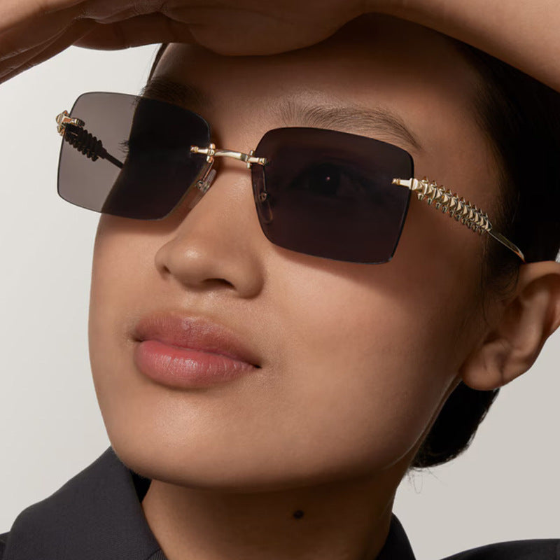 Ladies fashionable sunglasses with a unique and decorative frame Bowlift