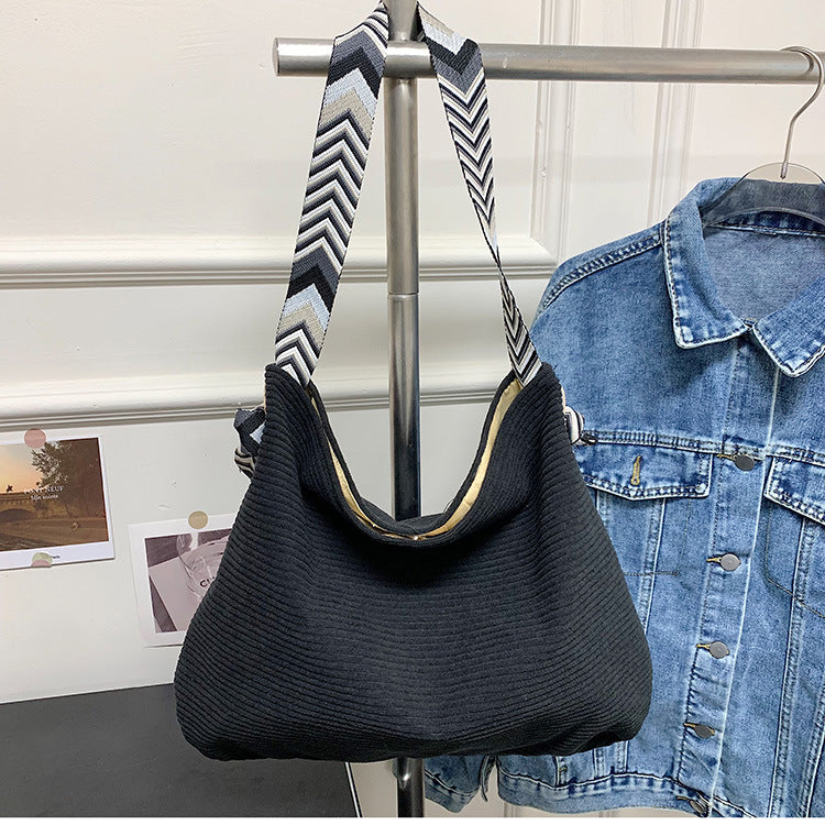 Casual shopper bag with fashionable shoulder strap Bowlift