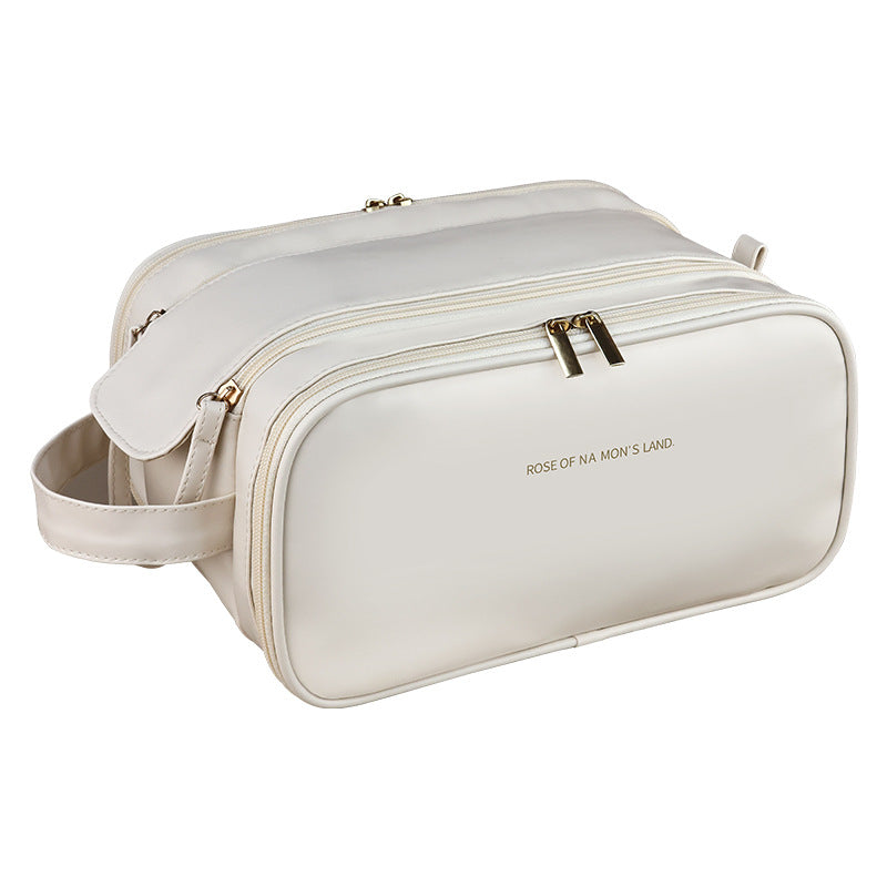 Cosmetic transport bag with stylish design and flexible interior layout Bowlift