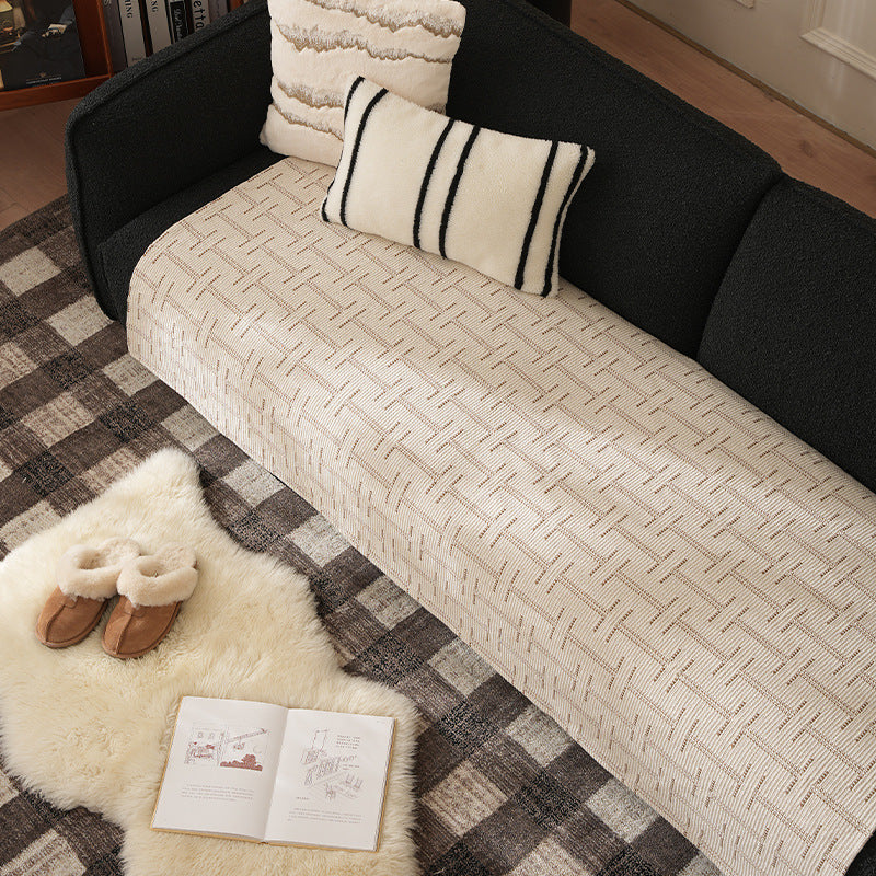 Woven rectangular table runner made of cotton blend with checkered pattern and striped border Bowlift