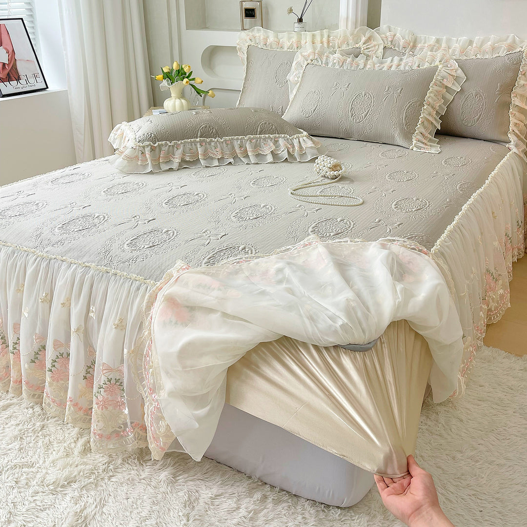 Elegant Ruffled Bedspread Set