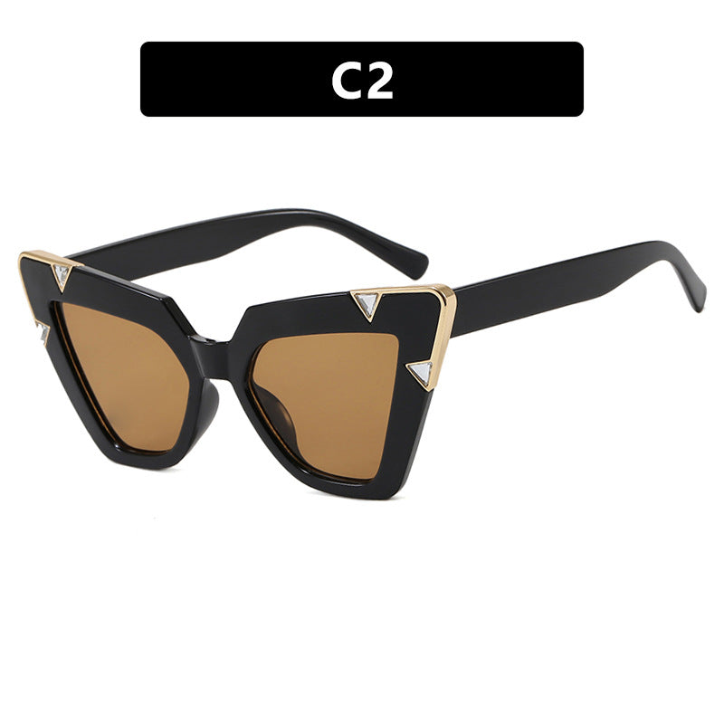 Women's Cat-Eye Sunglasses with Luxurious Design and Protective UV Filter Bowlift
