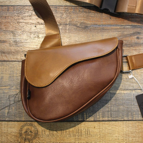 Elegant shoulder bag with innovative closure Bowlift