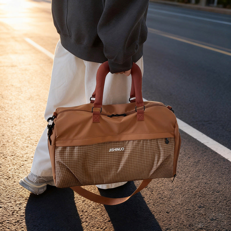 Sporty Leisure Duffel Bag with Ergonomic Handles and Multiple Compartments Bowlift