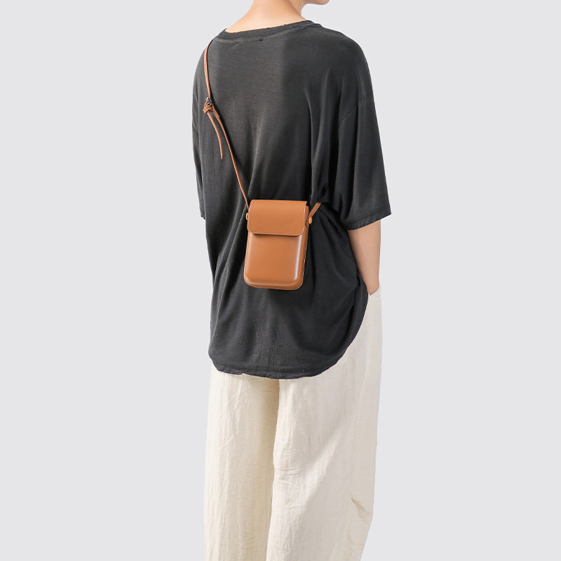 Compact Leather Crossbody Pouch Bowlift